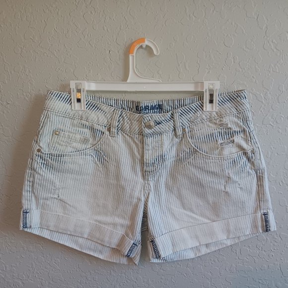 Nautical striped faded shorts - size 8 - Picture 1 of 4